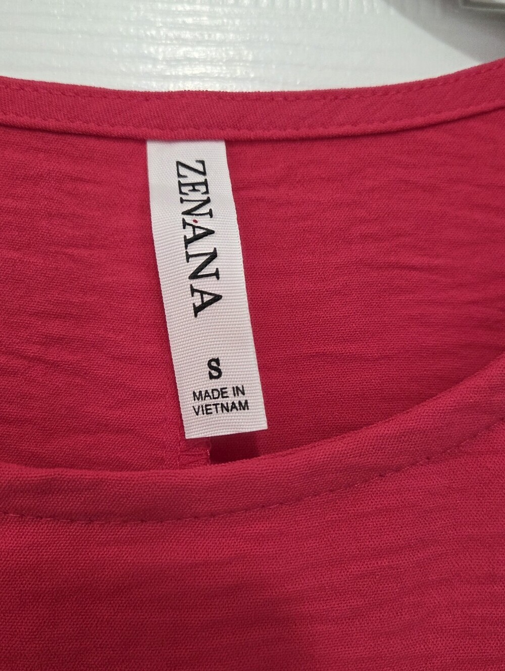 Zenana Outfitters Bright Pink Ruffle Short Sleeve Textured Top Size Small Office - Picture 3 of 7